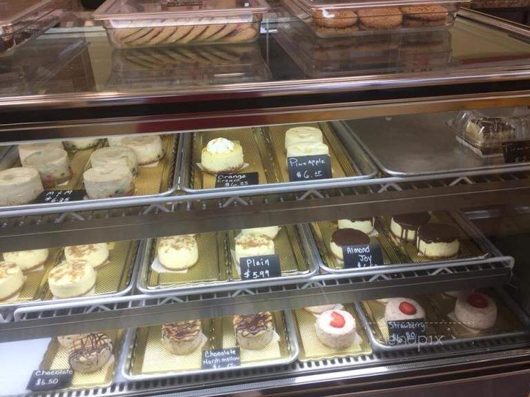 Little Lenny's Cheesecake Bakery - Dallas, PA